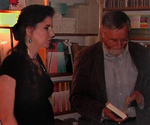 Die Autorin im Gesprch mit Karl-Heinz Nickel, dem Vorstandsvorsitzenden des Literaturhauses Nordhessen